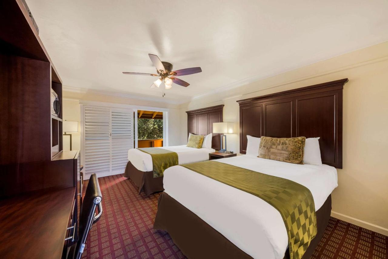 Clarion Collection Carmel Oaks Inn Extérieur photo